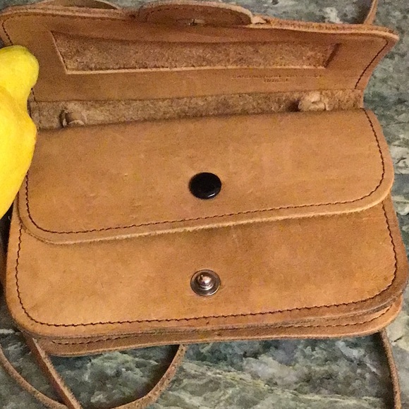 Brazilian🌟artisan made🍮tiny purse, long strap. Beautiful! - Picture 5 of 13